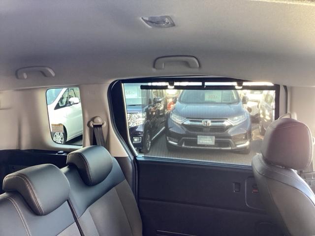 フリード クロスター 11.4インチ Honda CONNECTナビ・デモカーUP・禁煙車・シートヒーター・ブラインドスポットインフォメーション・USBチャージャー・LEDフォグライト・15インチアルミ・ロールサンシェード(23枚目)