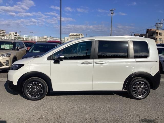 フリード クロスター 11.4インチ Honda CONNECTナビ・デモカーUP・禁煙車・シートヒーター・ブラインドスポットインフォメーション・USBチャージャー・LEDフォグライト・15インチアルミ・ロールサンシェード(34枚目)