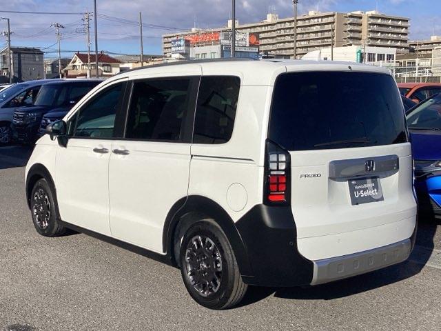 フリード クロスター 11.4インチ Honda CONNECTナビ・デモカーUP・禁煙車・シートヒーター・ブラインドスポットインフォメーション・USBチャージャー・LEDフォグライト・15インチアルミ・ロールサンシェード(37枚目)