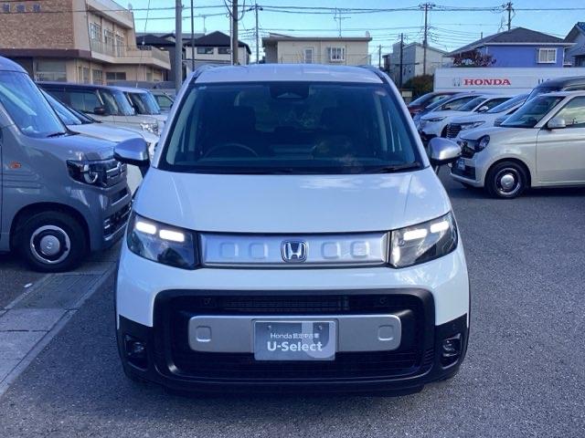 フリード ｅ：ＨＥＶクロスタースロープ　１１．４インチ純正ナビ・福祉車両・デモカーＵＰ・禁煙車・シートヒーター・ブラインドスポットインフォメーション・ＵＳＢチャージャー・ＬＥＤフォグライト・リアクーラー・ロールサンシェード・１５インチアルミ（6枚目）