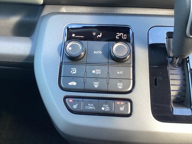 フリード ｅ：ＨＥＶクロスタースロープ　１１．４インチ純正ナビ・福祉車両・デモカーＵＰ・禁煙車・シートヒーター・ブラインドスポットインフォメーション・ＵＳＢチャージャー・ＬＥＤフォグライト・リアクーラー・ロールサンシェード・１５インチアルミ（11枚目）