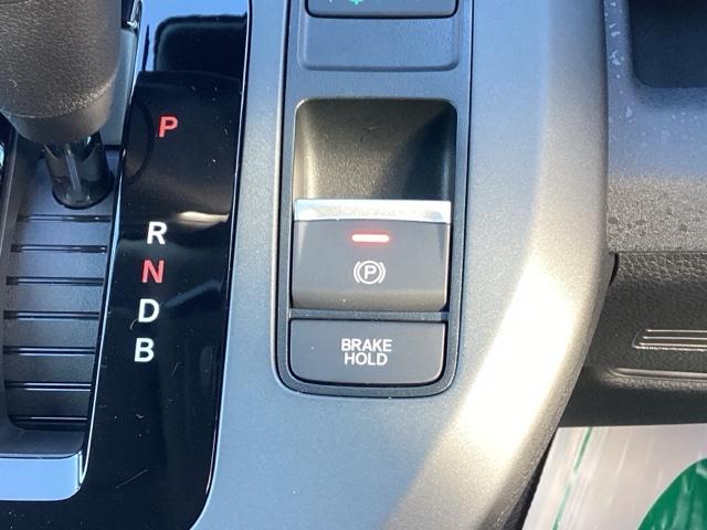 フリード ｅ：ＨＥＶクロスタースロープ　１１．４インチ純正ナビ・福祉車両・デモカーＵＰ・禁煙車・シートヒーター・ブラインドスポットインフォメーション・ＵＳＢチャージャー・ＬＥＤフォグライト・リアクーラー・ロールサンシェード・１５インチアルミ（14枚目）