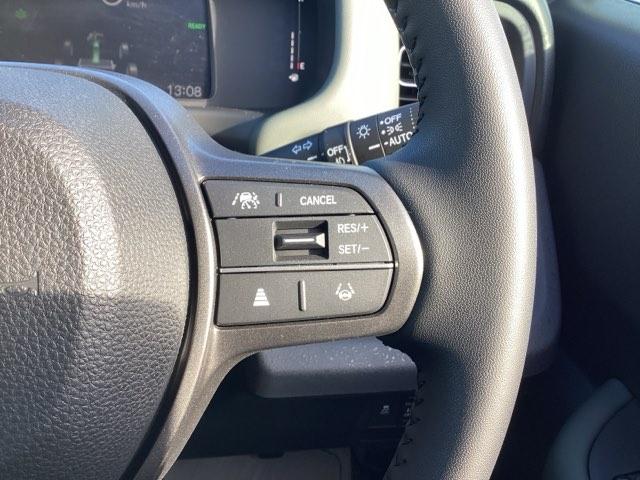 フリード ｅ：ＨＥＶクロスタースロープ　１１．４インチ純正ナビ・福祉車両・デモカーＵＰ・禁煙車・シートヒーター・ブラインドスポットインフォメーション・ＵＳＢチャージャー・ＬＥＤフォグライト・リアクーラー・ロールサンシェード・１５インチアルミ（18枚目）