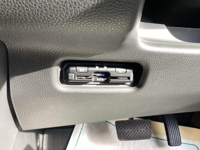 フリード ｅ：ＨＥＶクロスタースロープ　１１．４インチ純正ナビ・福祉車両・デモカーＵＰ・禁煙車・シートヒーター・ブラインドスポットインフォメーション・ＵＳＢチャージャー・ＬＥＤフォグライト・リアクーラー・ロールサンシェード・１５インチアルミ（23枚目）