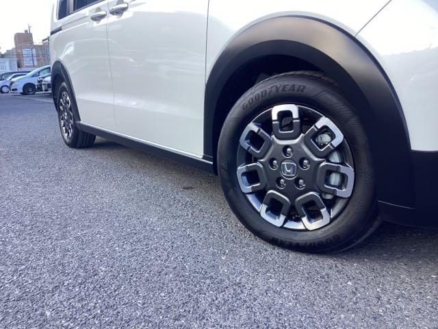 フリード ｅ：ＨＥＶクロスタースロープ　１１．４インチ純正ナビ・福祉車両・デモカーＵＰ・禁煙車・シートヒーター・ブラインドスポットインフォメーション・ＵＳＢチャージャー・ＬＥＤフォグライト・リアクーラー・ロールサンシェード・１５インチアルミ（28枚目）