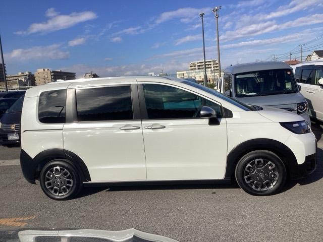 フリード ｅ：ＨＥＶクロスタースロープ　１１．４インチ純正ナビ・福祉車両・デモカーＵＰ・禁煙車・シートヒーター・ブラインドスポットインフォメーション・ＵＳＢチャージャー・ＬＥＤフォグライト・リアクーラー・ロールサンシェード・１５インチアルミ（32枚目）