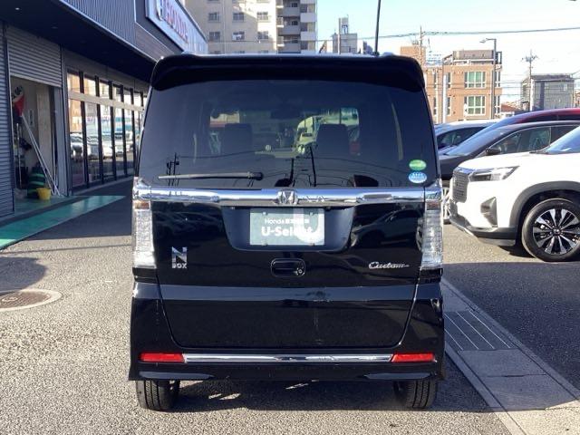 N-BOXカスタム GターボSSブラックスタイルパッケージ 純正ナビ・Rカメラ・両側電動スライド・シートヒーター・HIDライト・ミュージックプレイヤー接続・オートライト・スマートキー・1年保証・後席スライド・MTモード・ETC車載器・衝突軽減・サイドエアバック(5枚目)