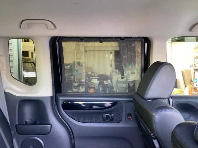 N-BOXカスタム GターボSSブラックスタイルパッケージ 純正ナビ・Rカメラ・両側電動スライド・シートヒーター・HIDライト・ミュージックプレイヤー接続・オートライト・スマートキー・1年保証・後席スライド・MTモード・ETC車載器・衝突軽減・サイドエアバック(23枚目)