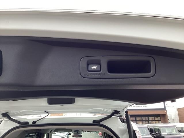 ステップワゴン ｅ：ＨＥＶエアー　純正１１．４インチナビ・デモカーＵＰ・禁煙車・マルチビューカメラ・渋滞追従・レーンアシスト・サイド＆カーテンエアバック・ＭＴモード・アルミホイール・ドラレコ・ミュージックプレイヤー接続・ＬＥＤライト・（36枚目）