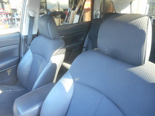 レガシィツーリングワゴン ２．５ｉ　Ｂスポーツアイサイト　Ｇパッケージ　社外ナビ　地デジ　Ｂｌｕｅｔｏｏｔｈ　バックカメラ　ハーフレザーシート　スマートキー　Ｐスタート　純正アルミ　キセノン　ＥＴＣ　アイサイト（17枚目）