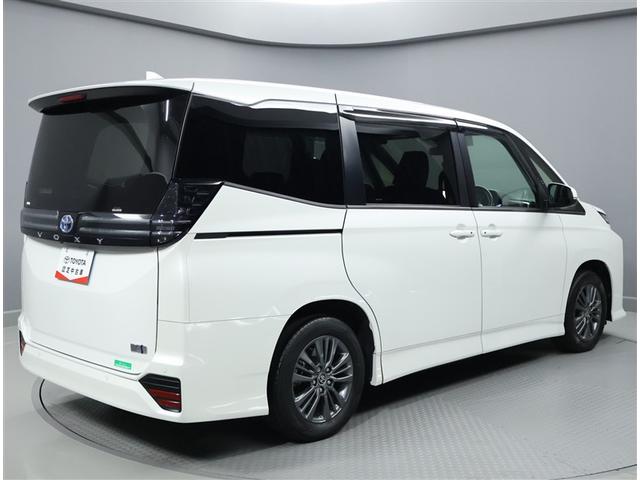 ヴォクシー ハイブリッドS-G リアオートエアコン TV 地デジ クルコン Bカメラ 横滑防止装置 LEDヘッド ETC車載器 両側自動ドア キーレス アルミホイール 3列シート スマートキー ミュージックプレイヤー接続可(3枚目)