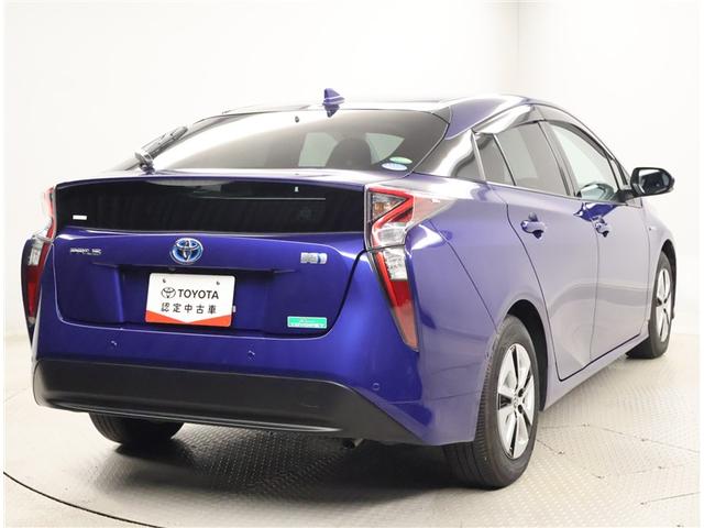 プリウス Ａ　衝突軽減ブレーキシステム　Ｂモニタ　記録簿有　ＬＥＤヘッド　クルーズコントロール　セキュリティー　スマートキー　パワーステアリング　ＥＴＣ　アルミホイル　オートエアコン　ＳＲＳ　ＡＢＳ　キーレス（3枚目）