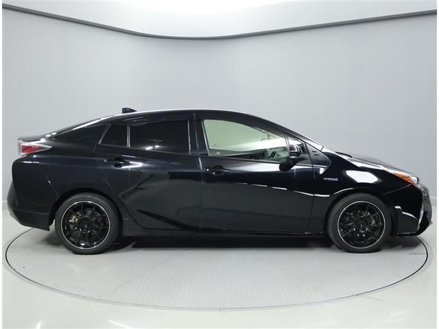 プリウス S DVD視聴可能 LEDヘット 地デジテレビ 盗難防止システム スマキー AC ナビ&TV ドライブレコーダー 横滑り防止システム バックガイドモニター ETC車載器 アルミホイール 整備点検記録簿(4枚目)