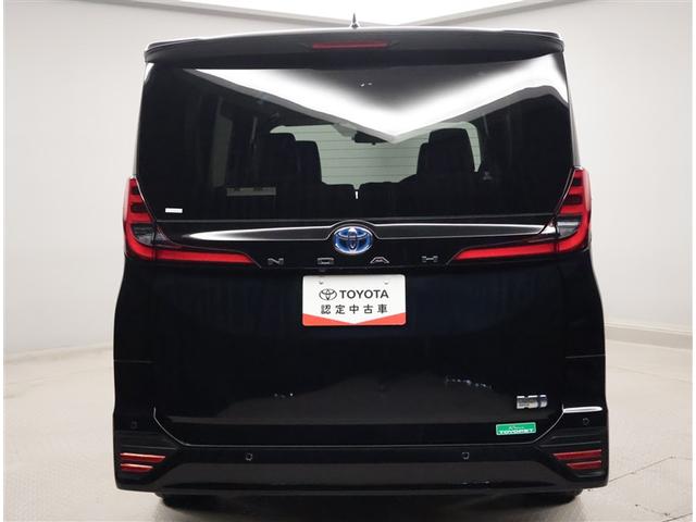 ノア ハイブリッドＳ－Ｚ　横滑り防止機能　エアバッグ　オートクルーズコントロール　地デジ　両側自動ドア　ダブルエアコン　スマートエントリー　ＬＥＤランプ　バックモニター　メモリナビ　３列シート　ＥＴＣ付き　ＡＢＳ　ＡＣ１００Ｖ（2枚目）