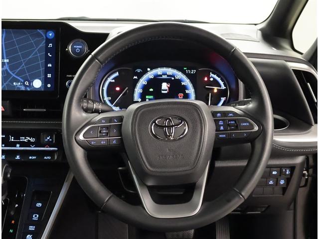 ノア ハイブリッドＳ－Ｚ　横滑り防止機能　エアバッグ　オートクルーズコントロール　地デジ　両側自動ドア　ダブルエアコン　スマートエントリー　ＬＥＤランプ　バックモニター　メモリナビ　３列シート　ＥＴＣ付き　ＡＢＳ　ＡＣ１００Ｖ（6枚目）