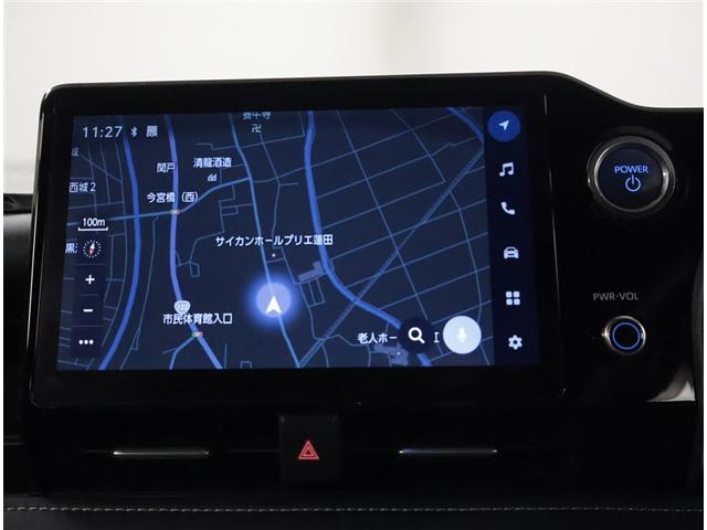 ノア ハイブリッドＳ－Ｚ　横滑り防止機能　エアバッグ　オートクルーズコントロール　地デジ　両側自動ドア　ダブルエアコン　スマートエントリー　ＬＥＤランプ　バックモニター　メモリナビ　３列シート　ＥＴＣ付き　ＡＢＳ　ＡＣ１００Ｖ（8枚目）