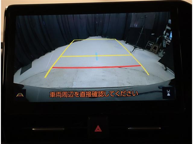 ノア ハイブリッドＳ－Ｚ　横滑り防止機能　エアバッグ　オートクルーズコントロール　地デジ　両側自動ドア　ダブルエアコン　スマートエントリー　ＬＥＤランプ　バックモニター　メモリナビ　３列シート　ＥＴＣ付き　ＡＢＳ　ＡＣ１００Ｖ（9枚目）