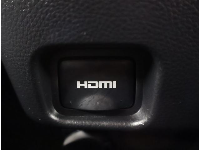 ノア ハイブリッドＳ－Ｚ　横滑り防止機能　エアバッグ　オートクルーズコントロール　地デジ　両側自動ドア　ダブルエアコン　スマートエントリー　ＬＥＤランプ　バックモニター　メモリナビ　３列シート　ＥＴＣ付き　ＡＢＳ　ＡＣ１００Ｖ（13枚目）