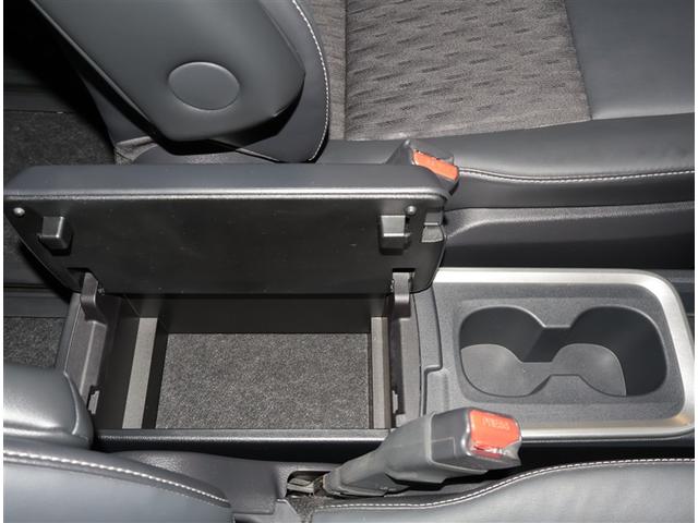 ノア ハイブリッドＳ－Ｚ　横滑り防止機能　エアバッグ　オートクルーズコントロール　地デジ　両側自動ドア　ダブルエアコン　スマートエントリー　ＬＥＤランプ　バックモニター　メモリナビ　３列シート　ＥＴＣ付き　ＡＢＳ　ＡＣ１００Ｖ（15枚目）