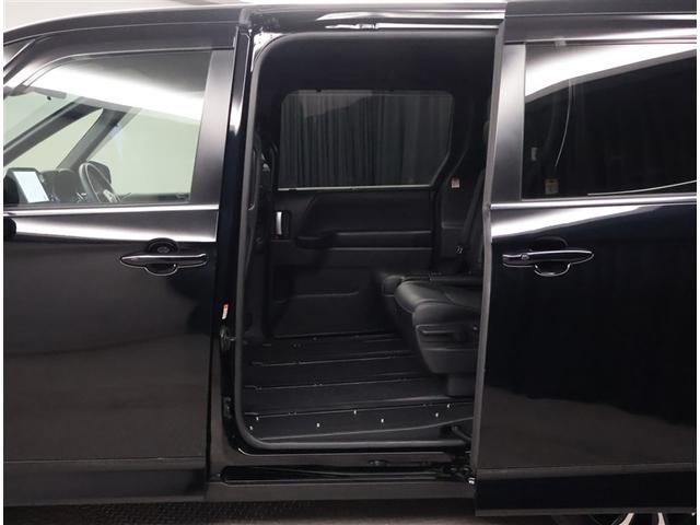 ノア ハイブリッドＳ－Ｚ　横滑り防止機能　エアバッグ　オートクルーズコントロール　地デジ　両側自動ドア　ダブルエアコン　スマートエントリー　ＬＥＤランプ　バックモニター　メモリナビ　３列シート　ＥＴＣ付き　ＡＢＳ　ＡＣ１００Ｖ（25枚目）