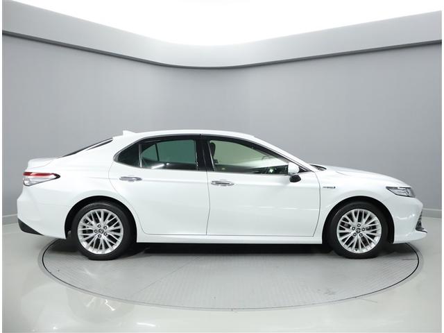 カムリ Gレザーパッケージ 衝突被害軽減 定期点検記録簿 LEDランプ 横滑り防止 本革シート 電動シート イモビライザー エアバッグ キーフリー オートクルーズ ABS ドライブレコーダ オートエアコン パワーウインドウ(4枚目)