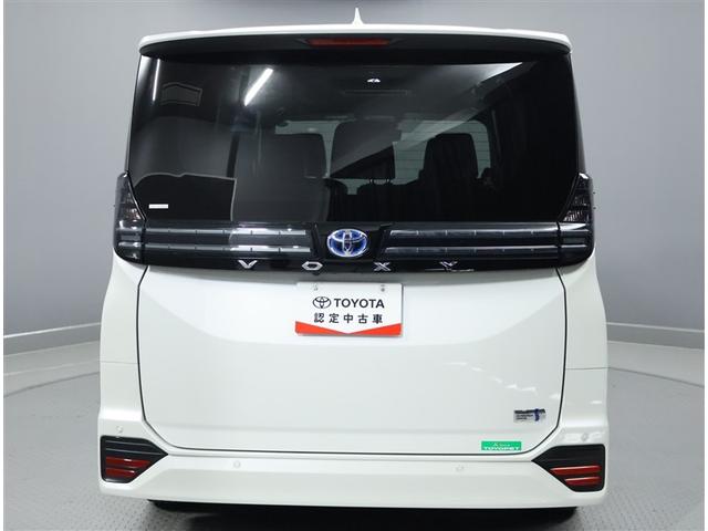 ヴォクシー ハイブリッドＳ－Ｚ　パワーウィンドウ　テレビ　ＤＶＤ再生機能　インテリキー　横滑防止装置　地デジＴＶ　アクティブクルーズコントロール　フルオートエアコン　リアカメラ　エアバッグ　ＡＢＳ　１００Ｖ充電　ＷＡＣ　キーレス（2枚目）