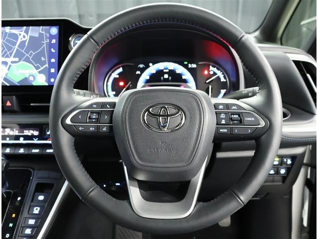 ヴォクシー ハイブリッドＳ－Ｚ　パワーウィンドウ　テレビ　ＤＶＤ再生機能　インテリキー　横滑防止装置　地デジＴＶ　アクティブクルーズコントロール　フルオートエアコン　リアカメラ　エアバッグ　ＡＢＳ　１００Ｖ充電　ＷＡＣ　キーレス（6枚目）