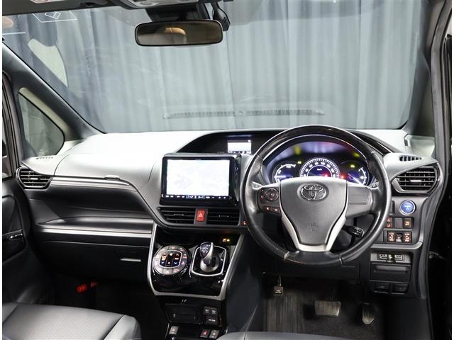 エスクァイア ハイブリッドＧｉ　Ｒカメラ　ＡＡＣ　ナビ＆ＴＶ　リアエアコン　記録簿付き　地デジ　クルーズコントロール　ＬＥＤライト　キーレスエントリー　スマートキー付　ＤＶＤ再生可　エアバック　横滑防止装置　盗難防止システム　ＥＴＣ（5枚目）