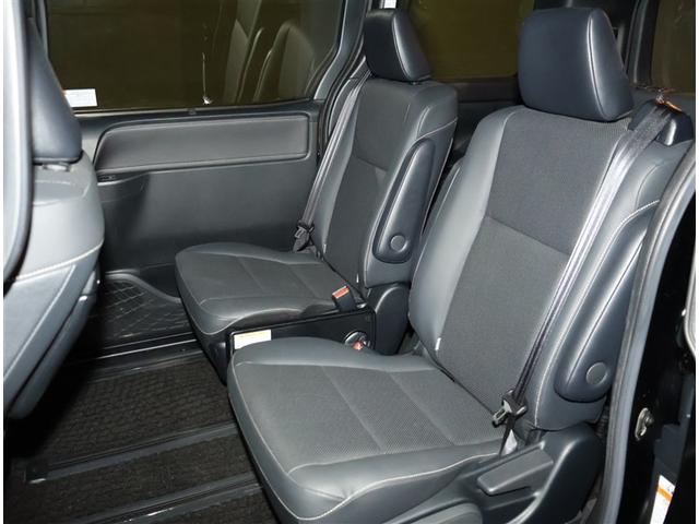 エスクァイア ハイブリッドＧｉ　Ｒカメラ　ＡＡＣ　ナビ＆ＴＶ　リアエアコン　記録簿付き　地デジ　クルーズコントロール　ＬＥＤライト　キーレスエントリー　スマートキー付　ＤＶＤ再生可　エアバック　横滑防止装置　盗難防止システム　ＥＴＣ（11枚目）