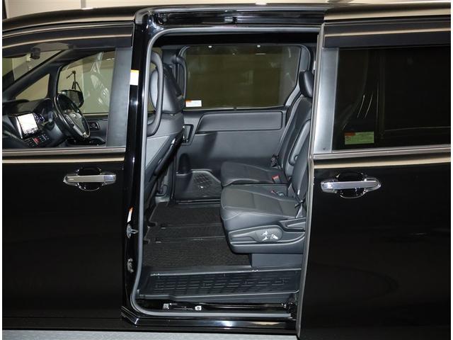 エスクァイア ハイブリッドＧｉ　Ｒカメラ　ＡＡＣ　ナビ＆ＴＶ　リアエアコン　記録簿付き　地デジ　クルーズコントロール　ＬＥＤライト　キーレスエントリー　スマートキー付　ＤＶＤ再生可　エアバック　横滑防止装置　盗難防止システム　ＥＴＣ（13枚目）