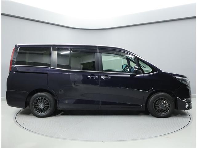 エスクァイア Gi 両側Pドア スマートキーPスタート リアカメラ AUX アイドリングSTOP ETC車載器 オートエアコン イモビライザー オートクルーズコントロール キーレス ナビTV 定期点検記録簿 ABS 3列(4枚目)