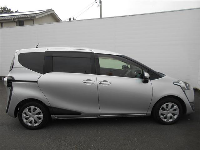 シエンタ G ナビ・TV スマートキープッシュスタート アイドリングS 1オ-ナ- リアカメラ 地デジフルセグ 定期点検記録簿 フルオートエアコン パワーウィンド ETC 運転席エアバック パワステ DVD再生可(8枚目)