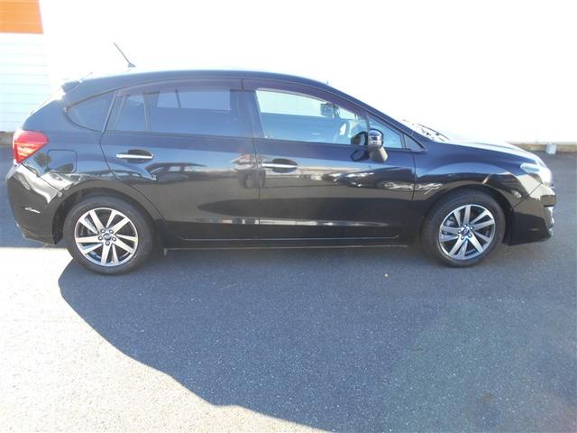 インプレッサスポーツ ２．０ｉアイサイト　プラウドエディション　ＥＴＣ車載器　アクセスキー　ＡＷＤ　キーレス　パワーウィンドウ　メモリーナビ　エアバック　ＡＢＳ　横滑り防止装置　アルミホイール　オートエアコン　ナビ・ＴＶ　フルセグ地デジ　リヤビューカメラ（4枚目）