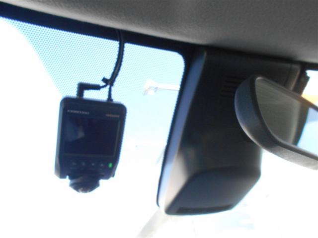 シエンタ ハイブリッドＧ　クエロ　点検記録簿　半革シート　地デジＴＶ　盗難防止　スマートキー　バックモニタ　オ－トエアコン　メモリ－ナビ　エアバッグ　３列シート　ナビ＆ＴＶ　ＡＢＳ　パワーウインドウ　パワーステアリング（16枚目）