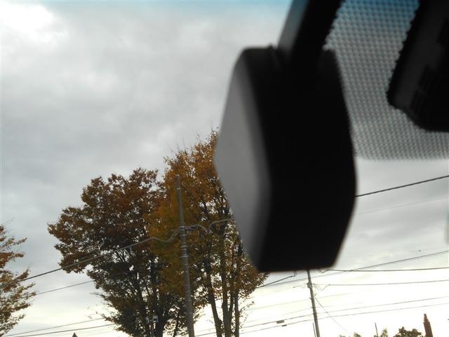 カムリ Ｇ　パワーウィンドウ　オ－トエアコン　パワステ　地デジ　エアバッグ　ＡＢＳ　ＴＶナビ　アルミ　メモリナビ　助手席エアバッグ　サイドエアバッグ　記録簿有　軽減Ｂ（24枚目）