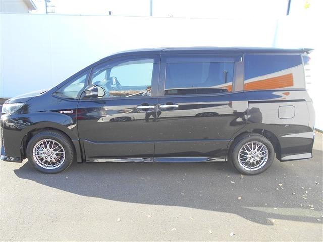 ノア ハイブリッドSi ダブルバイビー ウォークスルー LEDヘッドライト 横滑り防止装置 メンテナンスノート 盗難防止システム エアバッグ アルミ メモリ-ナビ スマキー 1オーナー Wエアコン ABS ナビ&TV デュアルエアバッグ(5枚目)