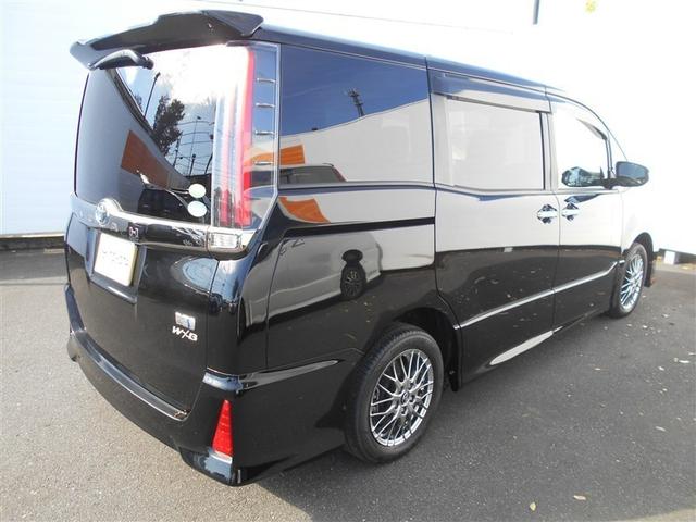 ノア ハイブリッドSi ダブルバイビー ウォークスルー LEDヘッドライト 横滑り防止装置 メンテナンスノート 盗難防止システム エアバッグ アルミ メモリ-ナビ スマキー 1オーナー Wエアコン ABS ナビ&TV デュアルエアバッグ(6枚目)