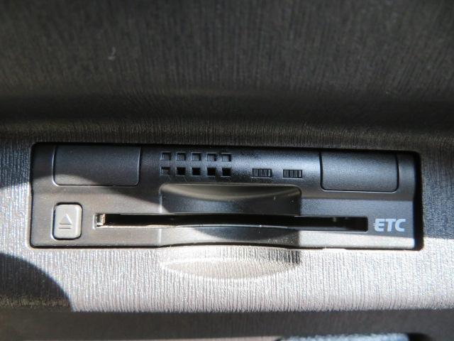 S 8インチHDDナビ Bluetooth バックカメラ ETC スマートキー PUSHスタート エコモード PWRモード アイドリングストップ シートヒーター サイドエアバッグ HID 純正15AW(17枚目)