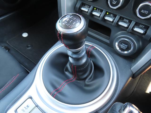 ８６ ＧＴ　ＥＴＣ　バックカメラ　ナビ　ＴＶ　オートクルーズコントロール　ＭＴ　オートライト　ＨＩＤ　スマートキー　電動格納ミラー　アルミホイール　盗難防止システム　衝突安全ボディ　ＡＢＳ　ＥＳＣ　ＣＤ（11枚目）