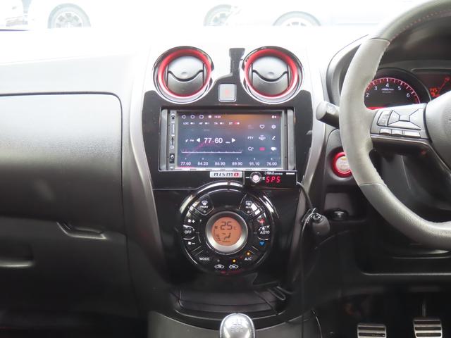 ノート ニスモ　Ｓ　ＥＴＣ　アルミホイール　ＬＥＤヘッドランプ　スマートキー　電動格納ミラー　ＭＴ　盗難防止システム　衝突安全ボディ　ＡＢＳ　ＥＳＣ　ミュージックプレイヤー接続可　エアコン　パワーステアリング（5枚目）