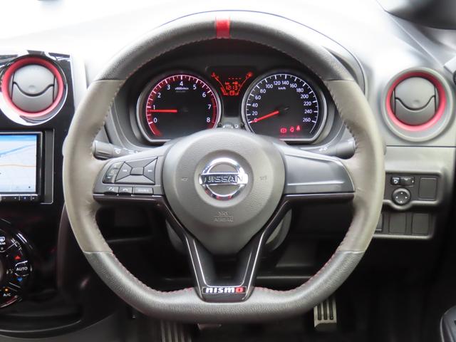 ノート ニスモ S ドライブレコーダー バックカメラ ナビ TV アルミホイール オートライト LEDヘッドランプ スマートキー 電動格納ミラー MT 盗難防止システム 衝突安全ボディ ABS ESC CD DVD再生(3枚目)