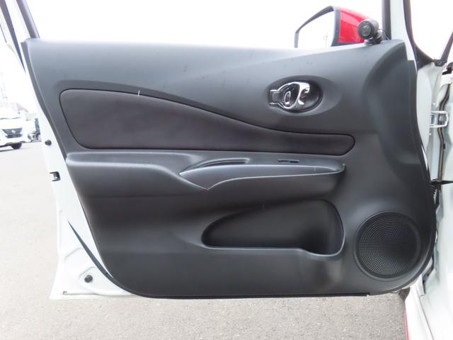 ノート ニスモ S ドライブレコーダー バックカメラ ナビ TV アルミホイール オートライト LEDヘッドランプ スマートキー 電動格納ミラー MT 盗難防止システム 衝突安全ボディ ABS ESC CD DVD再生(42枚目)