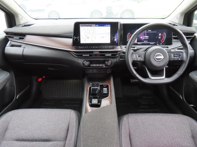 オーラ Ｇ　全周囲カメラ　ナビ　ＴＶ　クリアランスソナー　オートクルーズコントロール　衝突被害軽減システム　アルミホイール　オートマチックハイビーム　オートライト　ＬＥＤヘッドランプ　スマートキー　ＣＶＴ（2枚目）