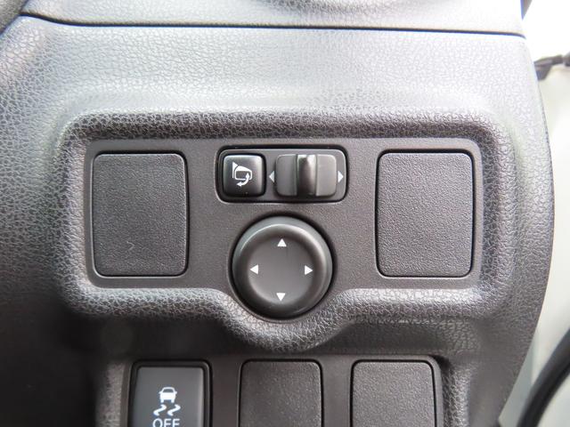 ノート ニスモ　Ｓ　ＥＴＣ　バックカメラ　ナビ　ＴＶ　アルミホイール　ＬＥＤヘッドランプ　スマートキー　電動格納ミラー　ＭＴ　盗難防止システム　衝突安全ボディ　ＡＢＳ　ＥＳＣ　ＣＤ　ＤＶＤ再生　ブルーレイ　ＵＳＢ（11枚目）