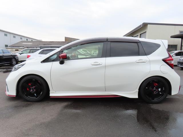 ノート ニスモ　Ｓ　ＥＴＣ　バックカメラ　ナビ　ＴＶ　アルミホイール　ＬＥＤヘッドランプ　スマートキー　電動格納ミラー　ＭＴ　盗難防止システム　衝突安全ボディ　ＡＢＳ　ＥＳＣ　ＣＤ　ＤＶＤ再生　ブルーレイ　ＵＳＢ（20枚目）