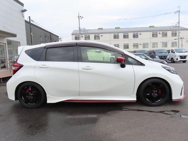 ノート ニスモ　Ｓ　ＥＴＣ　バックカメラ　ナビ　ＴＶ　アルミホイール　ＬＥＤヘッドランプ　スマートキー　電動格納ミラー　ＭＴ　盗難防止システム　衝突安全ボディ　ＡＢＳ　ＥＳＣ　ＣＤ　ＤＶＤ再生　ブルーレイ　ＵＳＢ（22枚目）