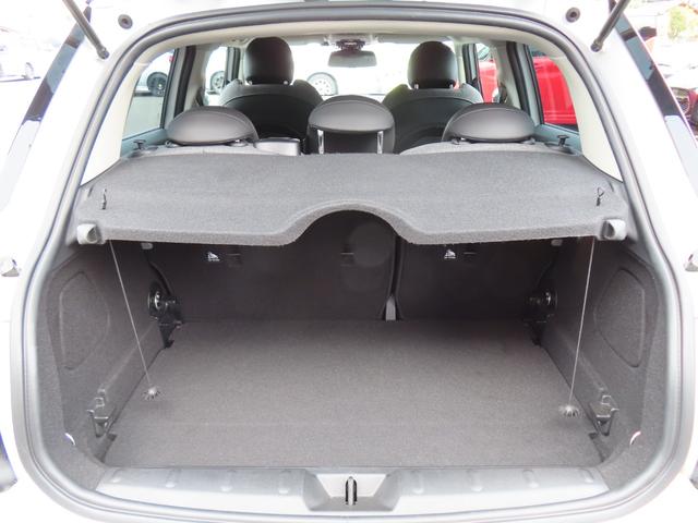 MINI クーパーD クラシック・トリム バックカメラ クリアランスソナー オートクルーズコントロール 衝突被害軽減システム オートライト アルミホイール スマートキー シートヒーター LEDヘッドランプ アイドリングストップ オットマン(17枚目)