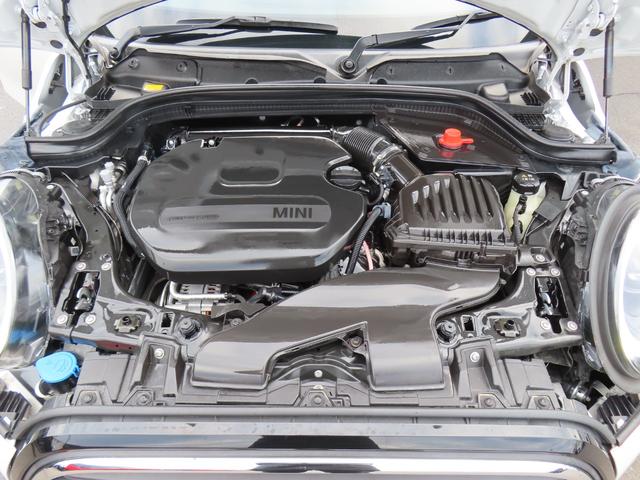 MINI クーパーD クラシック・トリム バックカメラ クリアランスソナー オートクルーズコントロール 衝突被害軽減システム オートライト アルミホイール スマートキー シートヒーター LEDヘッドランプ アイドリングストップ オットマン(18枚目)
