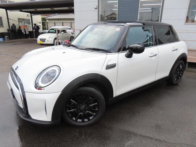 MINI クーパーD クラシック・トリム バックカメラ クリアランスソナー オートクルーズコントロール 衝突被害軽減システム オートライト アルミホイール スマートキー シートヒーター LEDヘッドランプ アイドリングストップ オットマン(20枚目)