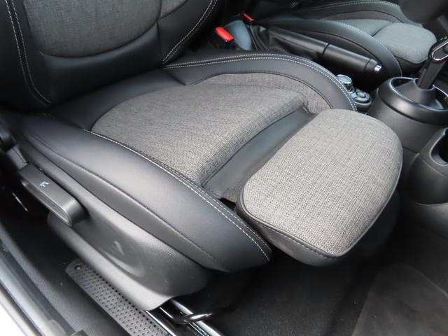 MINI クーパーD クラシック・トリム バックカメラ クリアランスソナー オートクルーズコントロール 衝突被害軽減システム オートライト アルミホイール スマートキー シートヒーター LEDヘッドランプ アイドリングストップ オットマン(36枚目)